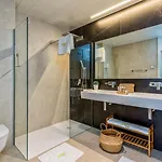 Vivi Homes - Bambu Pool, Gym, Sauna & * Torremolinos