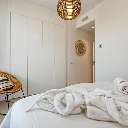 Appartement Vivi Homes - Bambu Pool, Gym, Sauna & Torremolinos