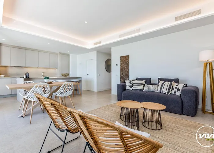 Vivi Homes - Bambu Pool, Gym, Sauna & Appartement Torremolinos