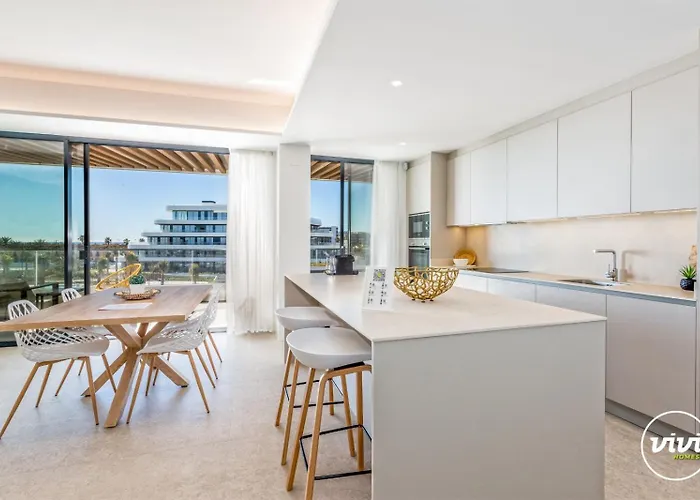 Appartement Vivi Homes - Bambu Pool, Gym, Sauna & Torremolinos