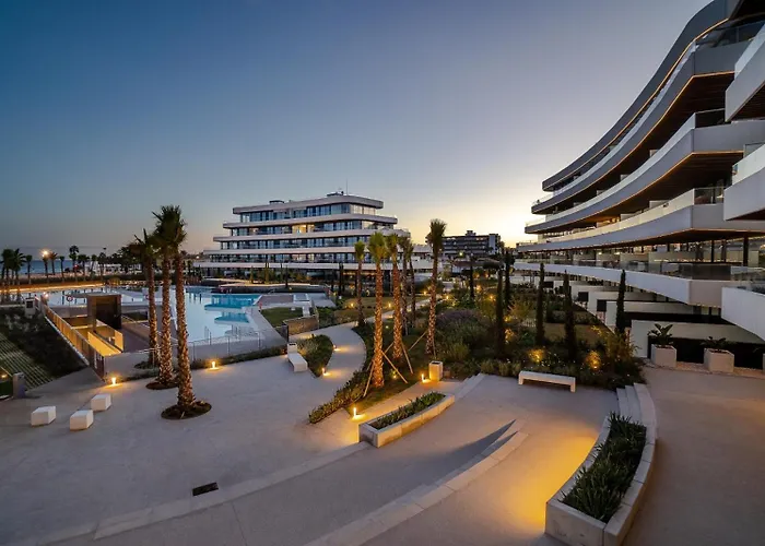 Vivi Homes - Bambu Pool, Gym, Sauna & Appartement