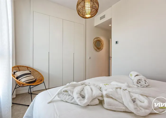 Appartement Vivi Homes - Bambu Pool, Gym, Sauna & Torremolinos