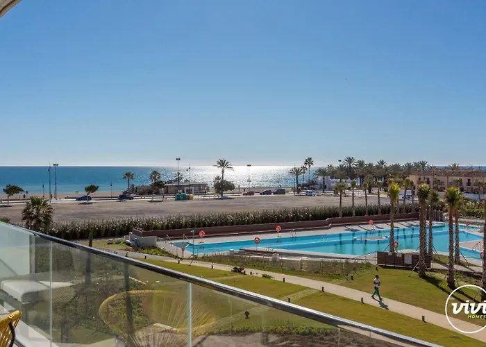 Vivi Homes - Bambu Pool, Gym, Sauna & Appartement