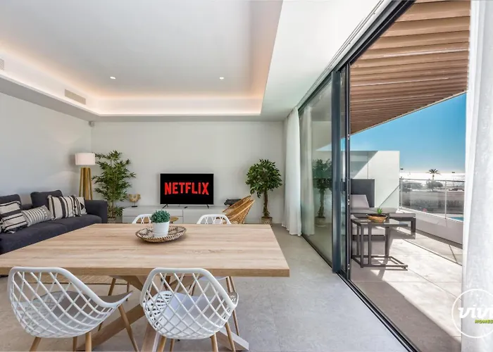 Vivi Homes - Bambu Pool, Gym, Sauna & Appartement *