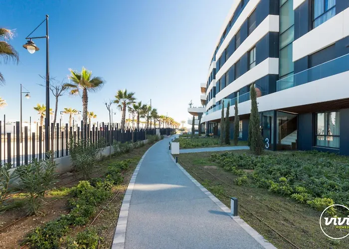 Appartement Vivi Homes - Bambu Pool, Gym, Sauna &