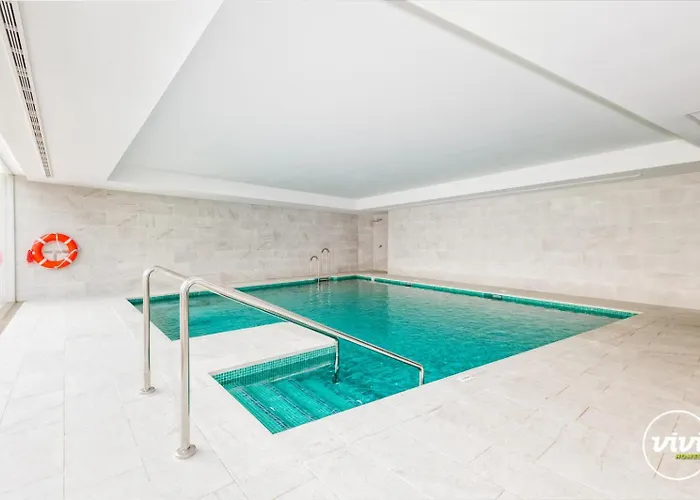 Vivi Homes - Bambu Pool, Gym, Sauna & * Torremolinos