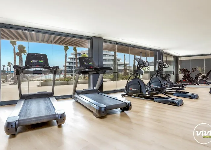Vivi Homes - Bambu Pool, Gym, Sauna & * Torremolinos