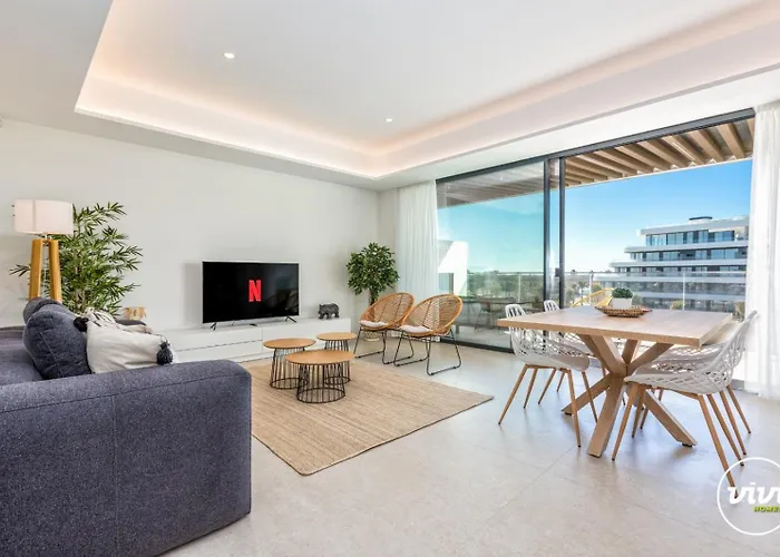 Vivi Homes - Bambu Pool, Gym, Sauna & * Torremolinos