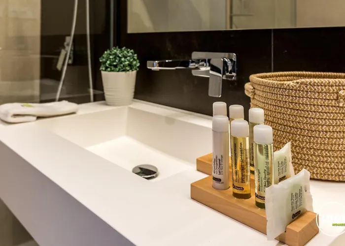 Vivi Homes - Bambu Pool, Gym, Sauna & Torremolinos