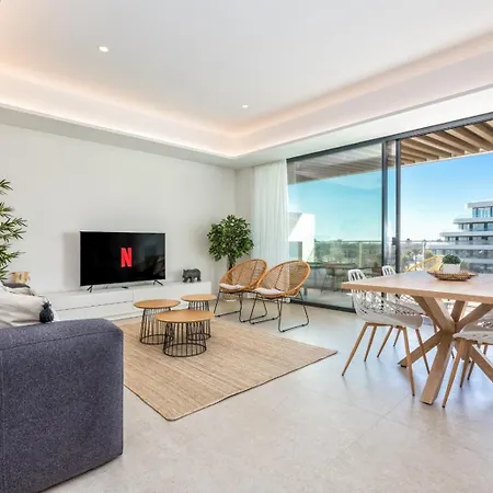 Vivi Homes - Bambu Pool, Gym, Sauna & * Torremolinos