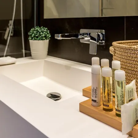 Vivi Homes - Bambu Pool, Gym, Sauna & Torremolinos