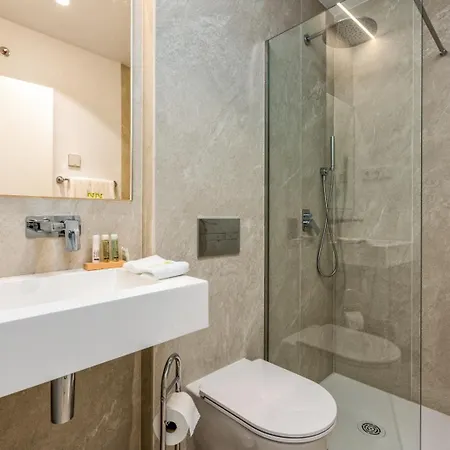 Vivi Homes - Bambu Pool, Gym, Sauna & Torremolinos